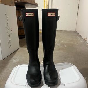 Hunter Black High Rubber Rain Boots with Red Logo